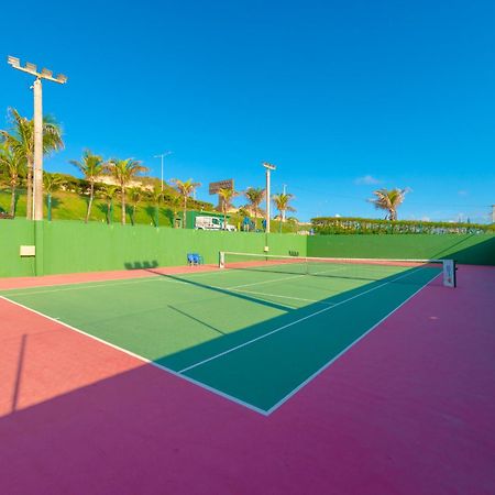 Ocean Palace All Inclusive Premium Natal Eksteriør billede Tennis courts at the Atlantis Paradise Island