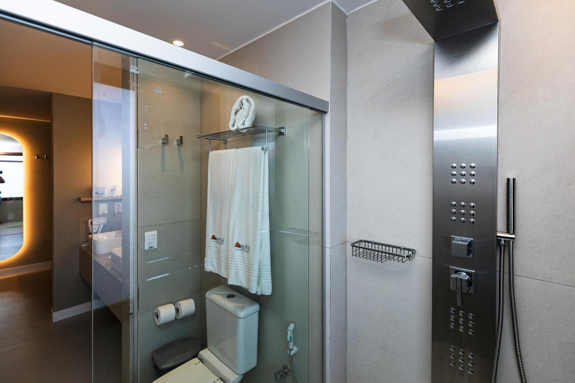 Ocean Palace All Inclusive Premium Natal Eksteriør billede A shower with a shower panel